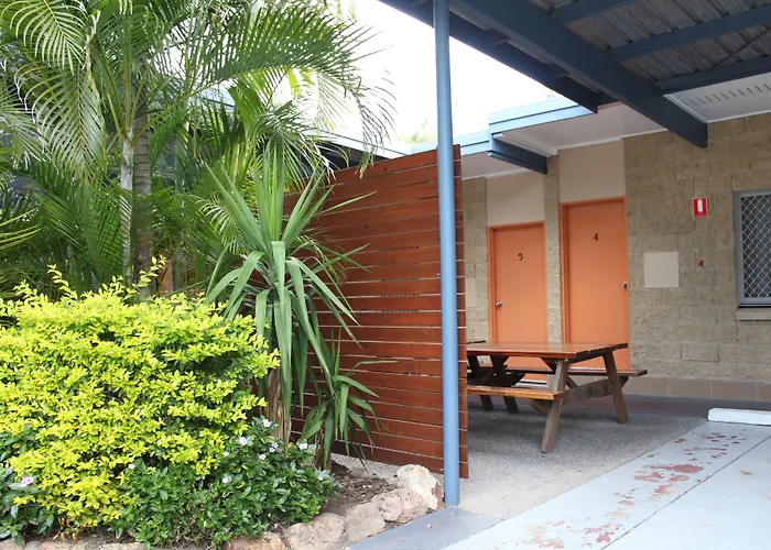 Сity center hotels Mango Tree